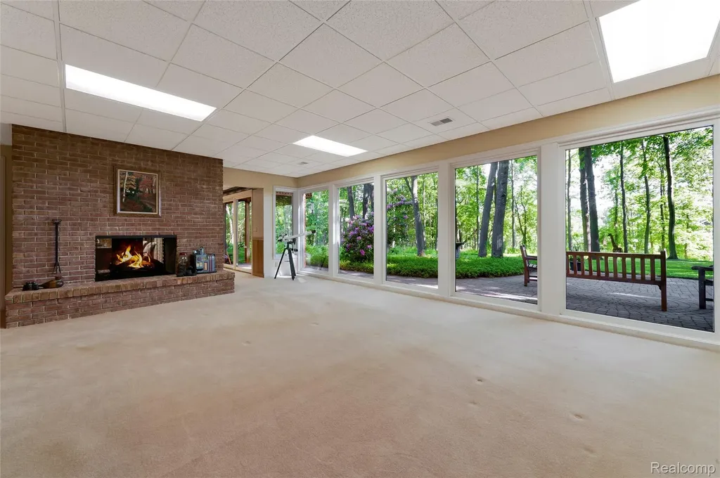 2323 Addaleen Road Highland Charter Township MI 48357