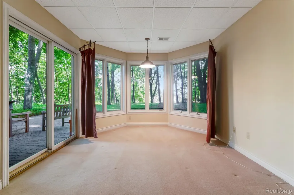 2323 Addaleen Road Highland Charter Township MI 48357