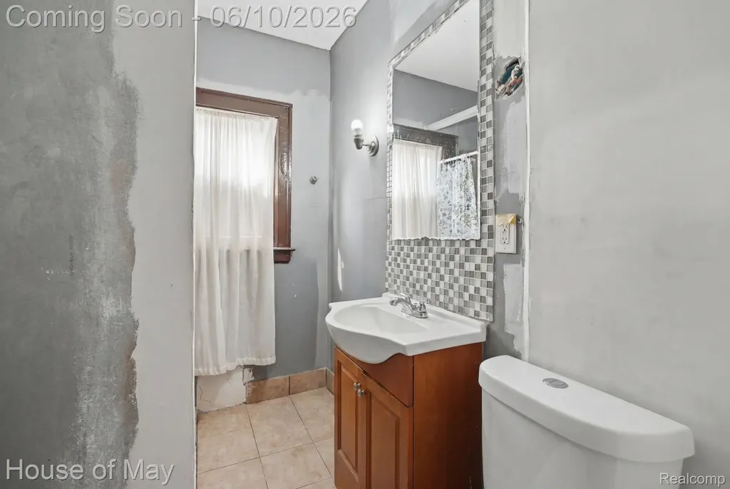 2553 Central Street Detroit City MI 48209