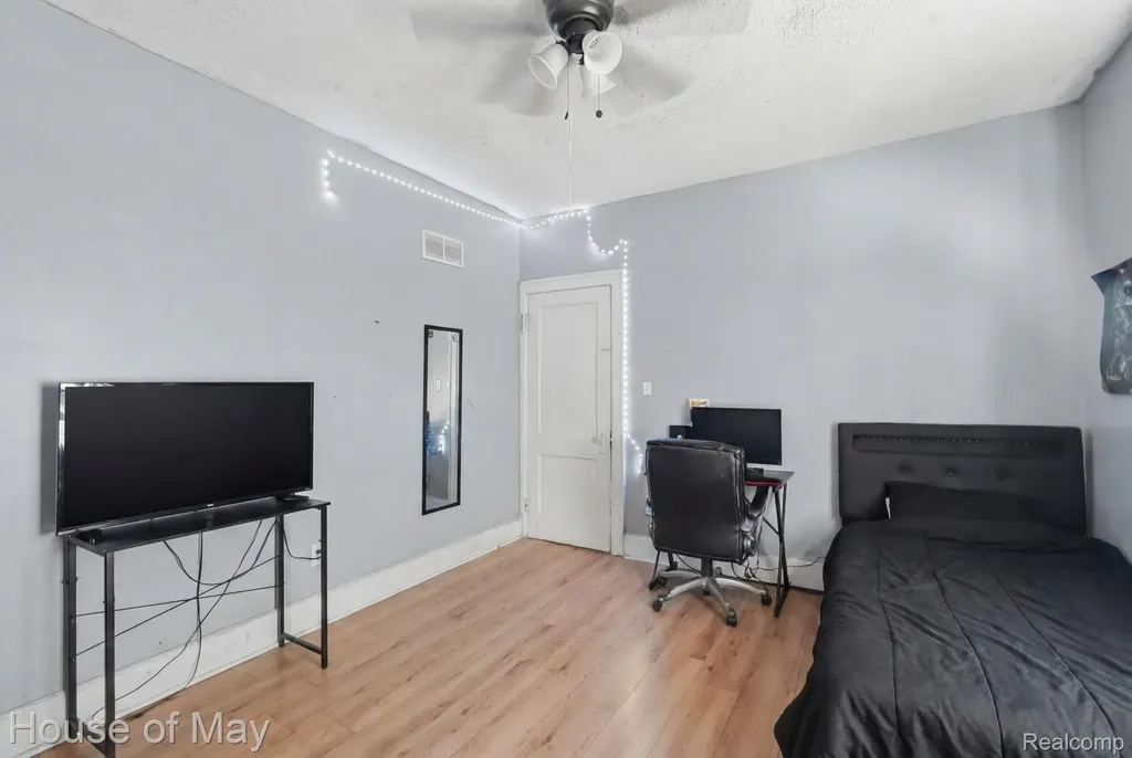 2553 Central Street Detroit City MI 48209