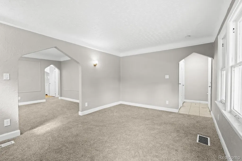 15887 Snowden Street Detroit City MI 48227