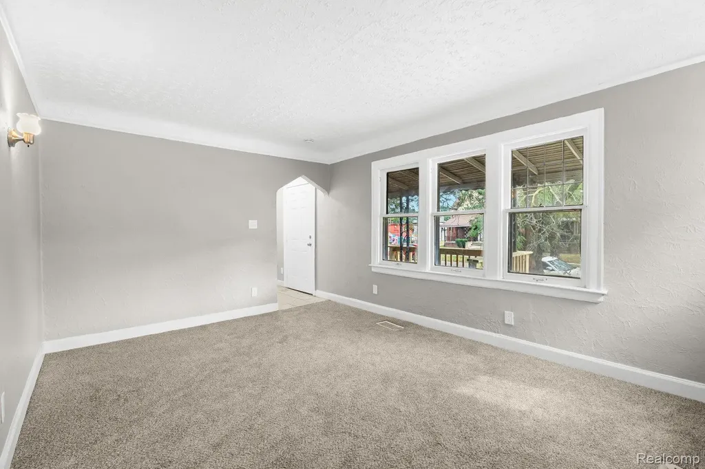 15887 Snowden Street Detroit City MI 48227