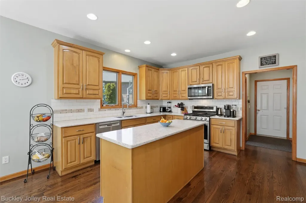 1889 Sharp Sand Circle Brighton Township MI 48114