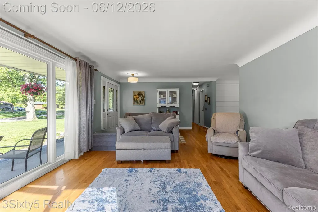 7714 Bournemouth Avenue Grosse Ile Township MI 48138