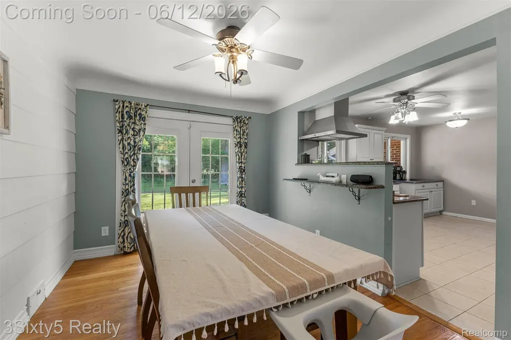 7714 Bournemouth Avenue Grosse Ile Township MI 48138