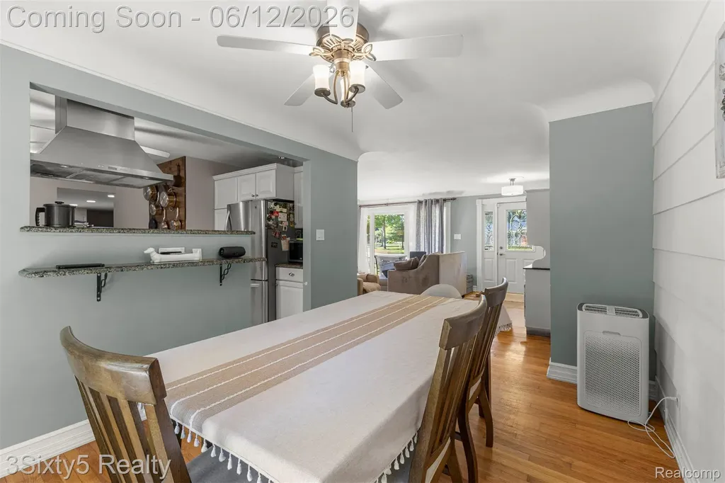 7714 Bournemouth Avenue Grosse Ile Township MI 48138