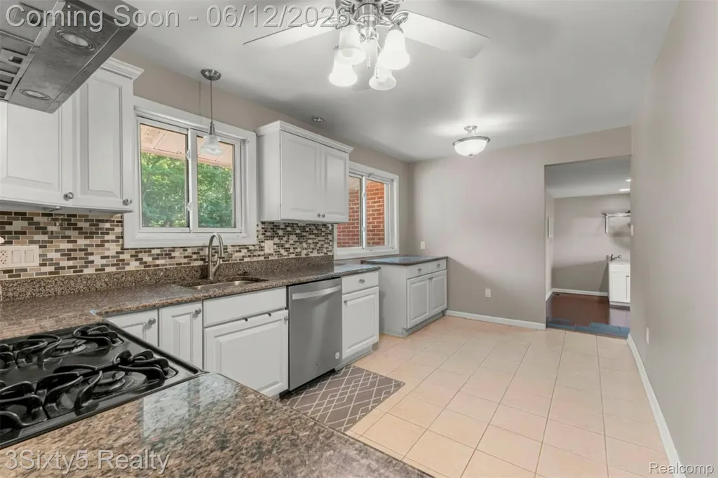 7714 Bournemouth Avenue Grosse Ile Township MI 48138