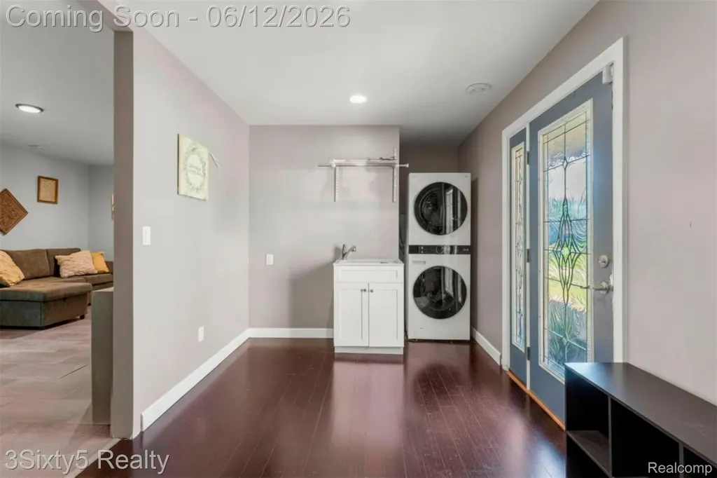 7714 Bournemouth Avenue Grosse Ile Township MI 48138