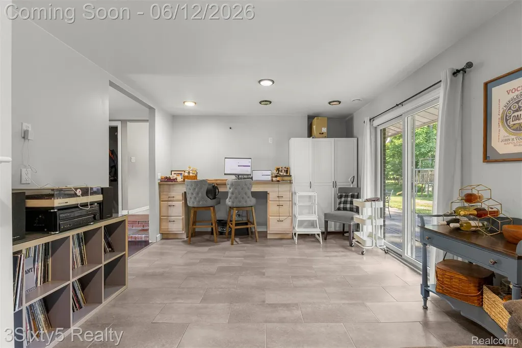 7714 Bournemouth Avenue Grosse Ile Township MI 48138