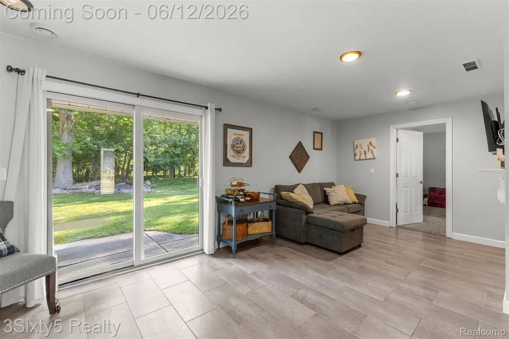 7714 Bournemouth Avenue Grosse Ile Township MI 48138