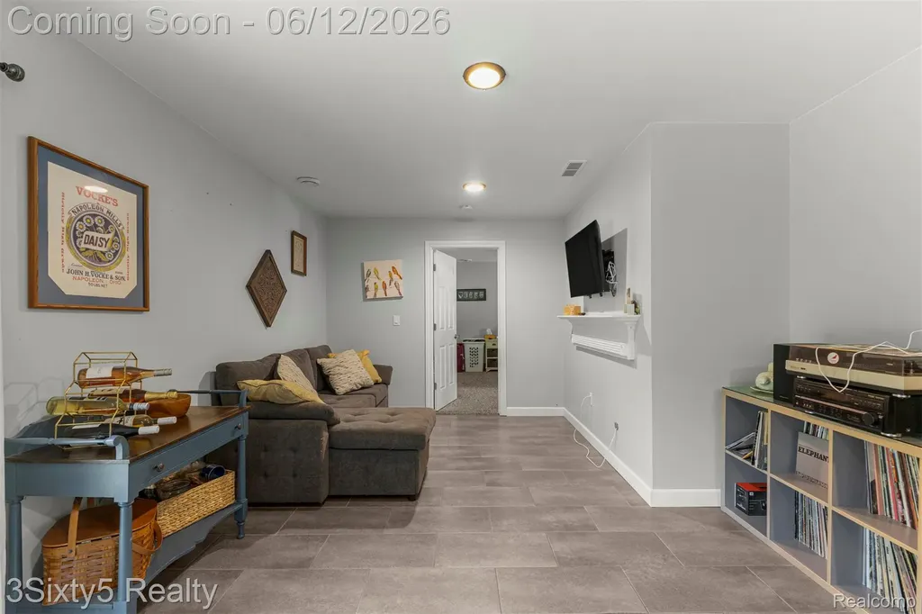 7714 Bournemouth Avenue Grosse Ile Township MI 48138