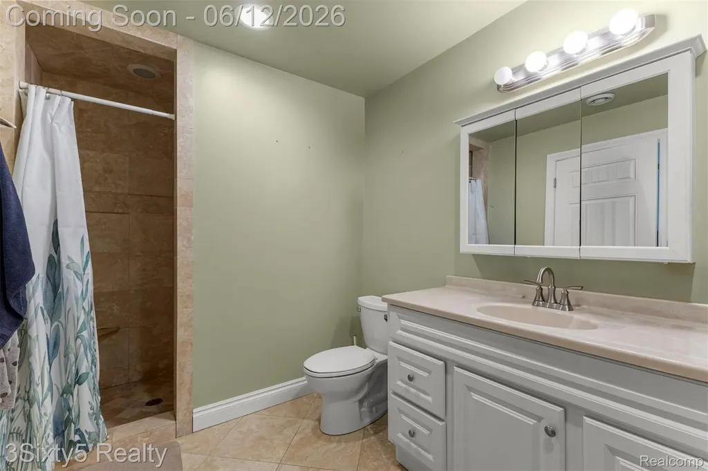 7714 Bournemouth Avenue Grosse Ile Township MI 48138