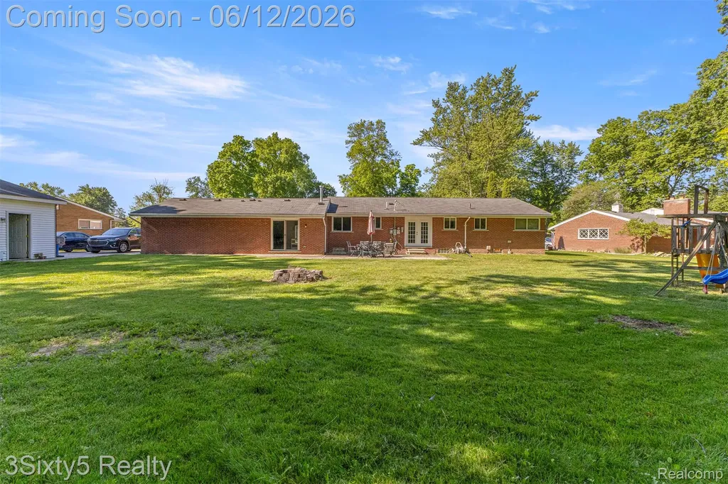 7714 Bournemouth Avenue Grosse Ile Township MI 48138