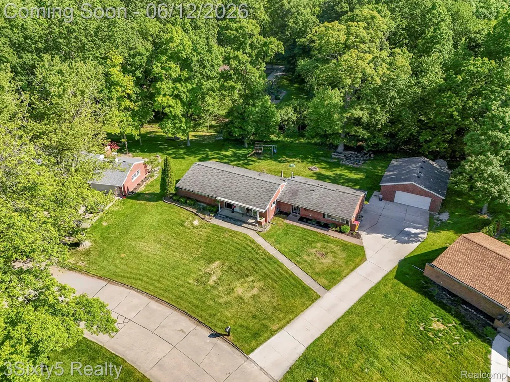 7714 Bournemouth Avenue Grosse Ile Township MI 48138
