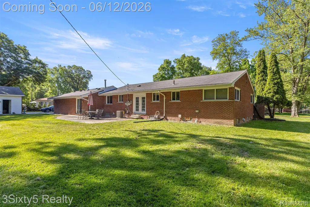 7714 Bournemouth Avenue Grosse Ile Township MI 48138