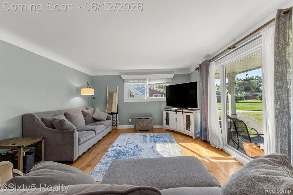 7714 Bournemouth Avenue Grosse Ile Township MI 48138