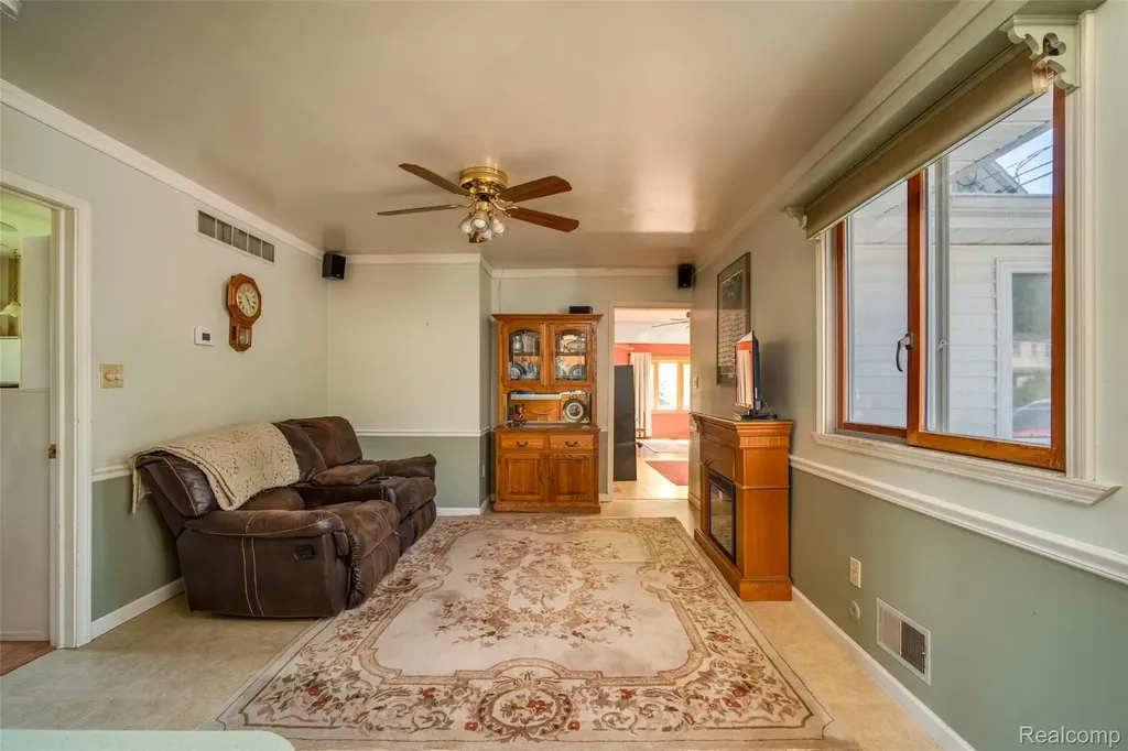 2640 Melvin Avenue Rochester Hills City MI 48307