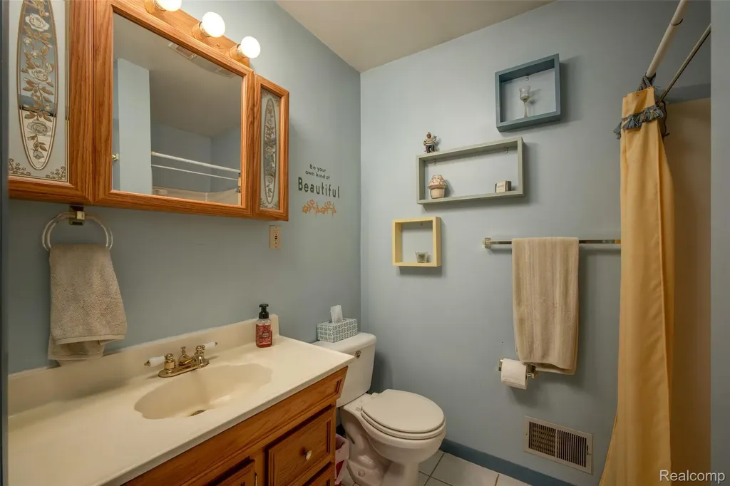 2640 Melvin Avenue Rochester Hills City MI 48307