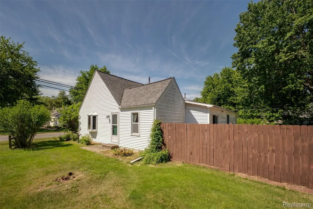 2640 Melvin Avenue Rochester Hills City MI 48307