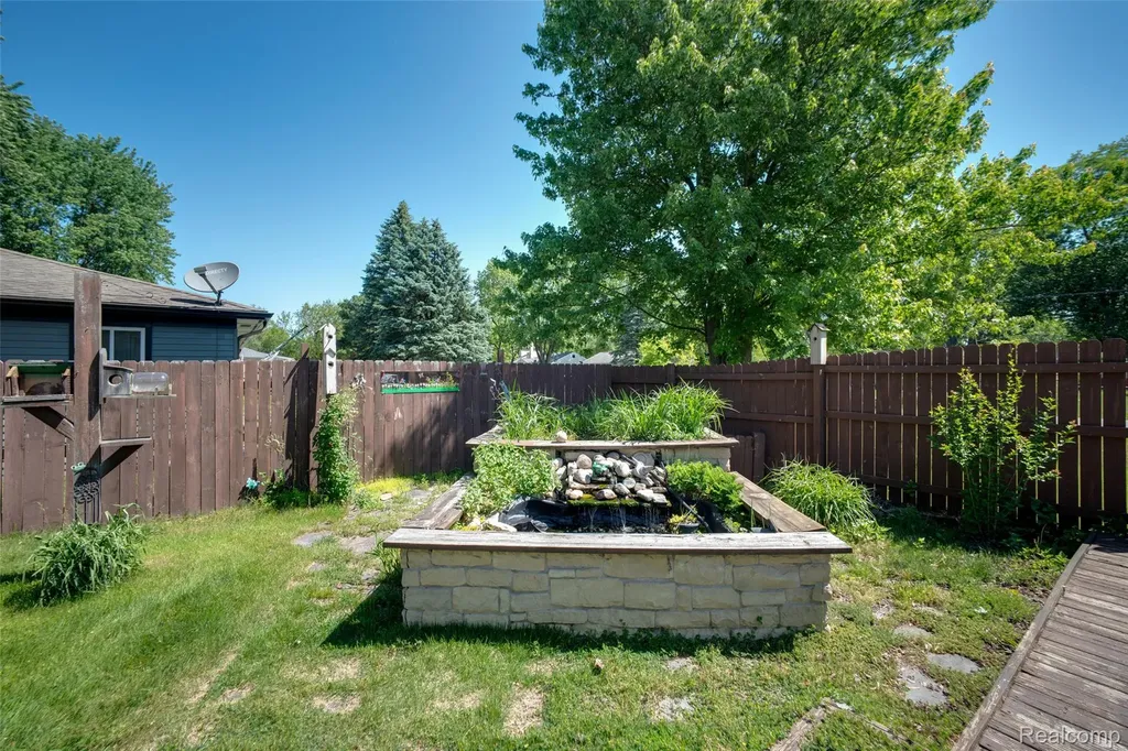 2640 Melvin Avenue Rochester Hills City MI 48307