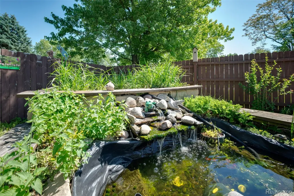 2640 Melvin Avenue Rochester Hills City MI 48307