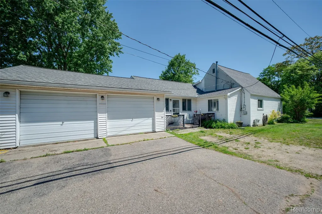 2640 Melvin Avenue Rochester Hills City MI 48307