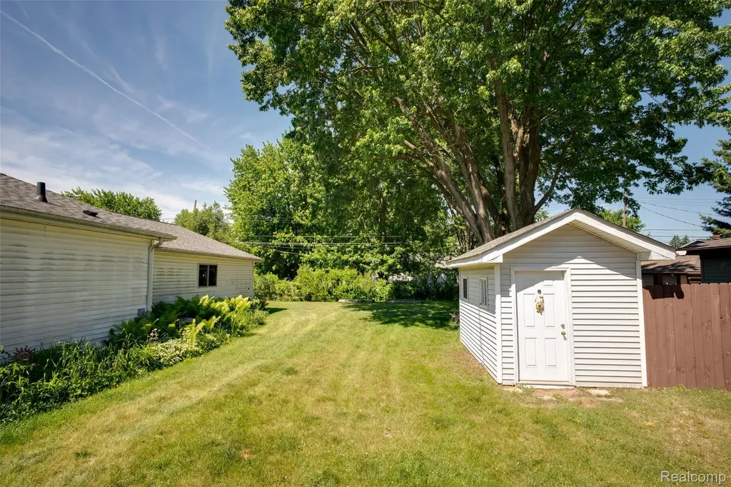 2640 Melvin Avenue Rochester Hills City MI 48307