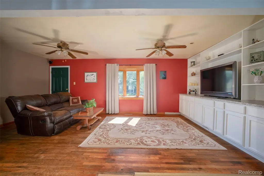 2640 Melvin Avenue Rochester Hills City MI 48307