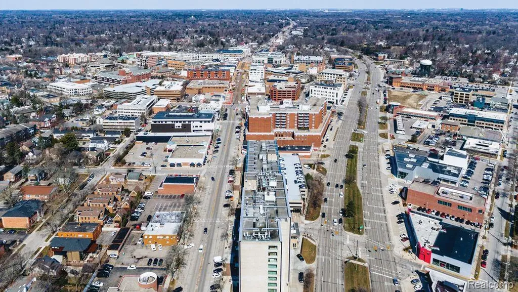 1722 Graefield Road Birmingham City MI 48009