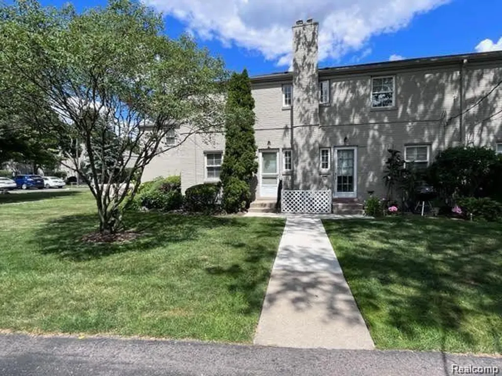 1722 Graefield Road Birmingham City MI 48009