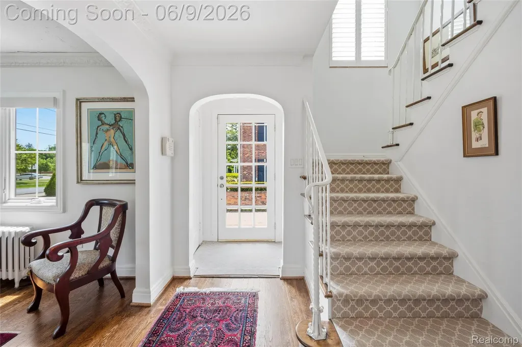 250 Pleasant Street Birmingham City MI 48009
