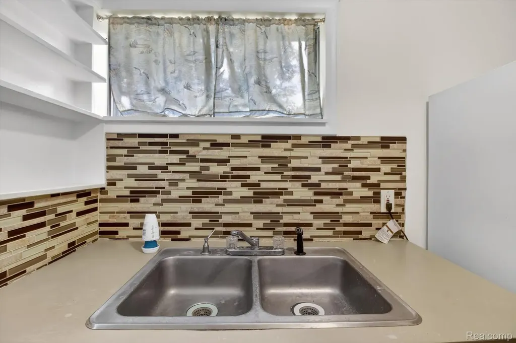 1459 Grove Road York Charter Township MI 48198