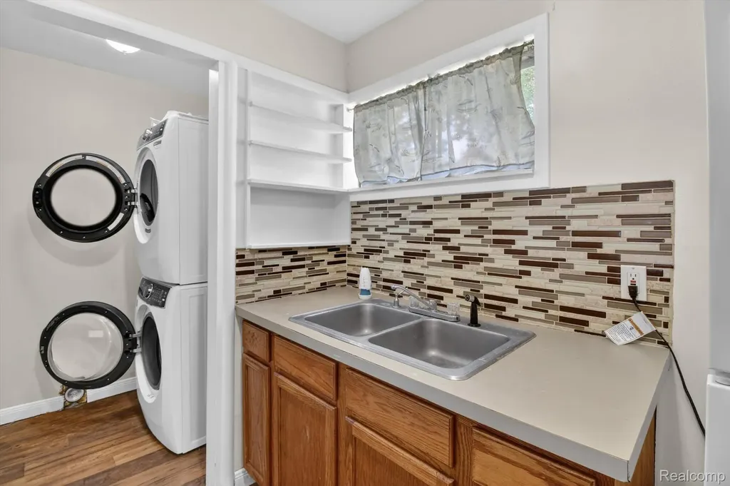1459 Grove Road York Charter Township MI 48198