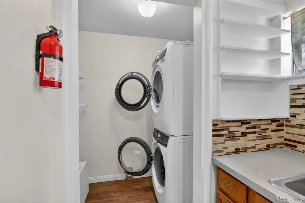 1459 Grove Road York Charter Township MI 48198