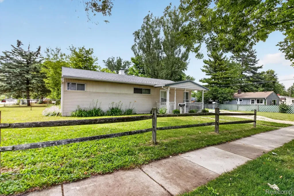 1459 Grove Road York Charter Township MI 48198