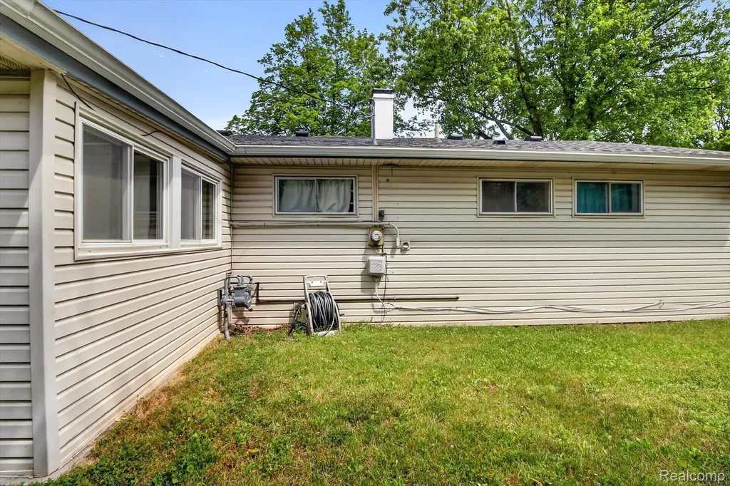 1459 Grove Road York Charter Township MI 48198