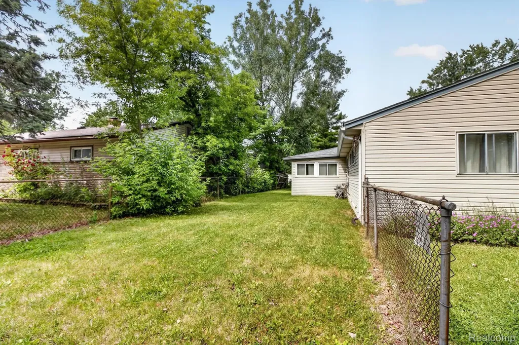 1459 Grove Road York Charter Township MI 48198