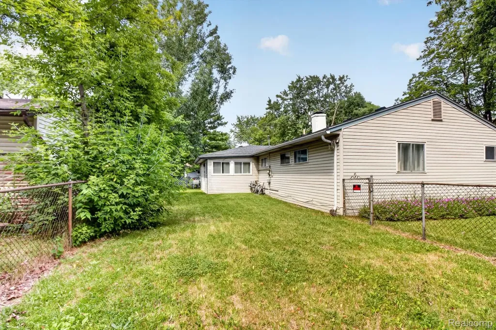 1459 Grove Road York Charter Township MI 48198