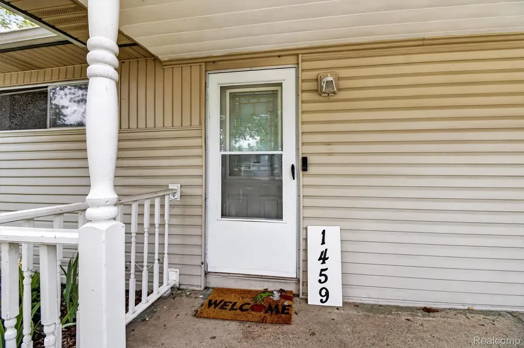 1459 Grove Road York Charter Township MI 48198