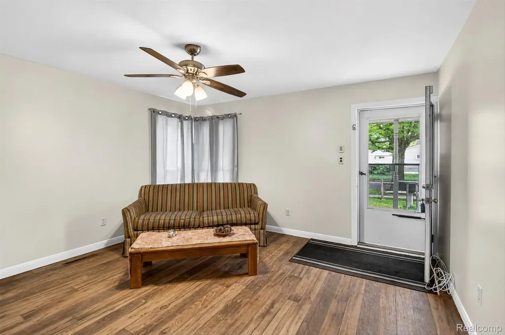 1459 Grove Road York Charter Township MI 48198