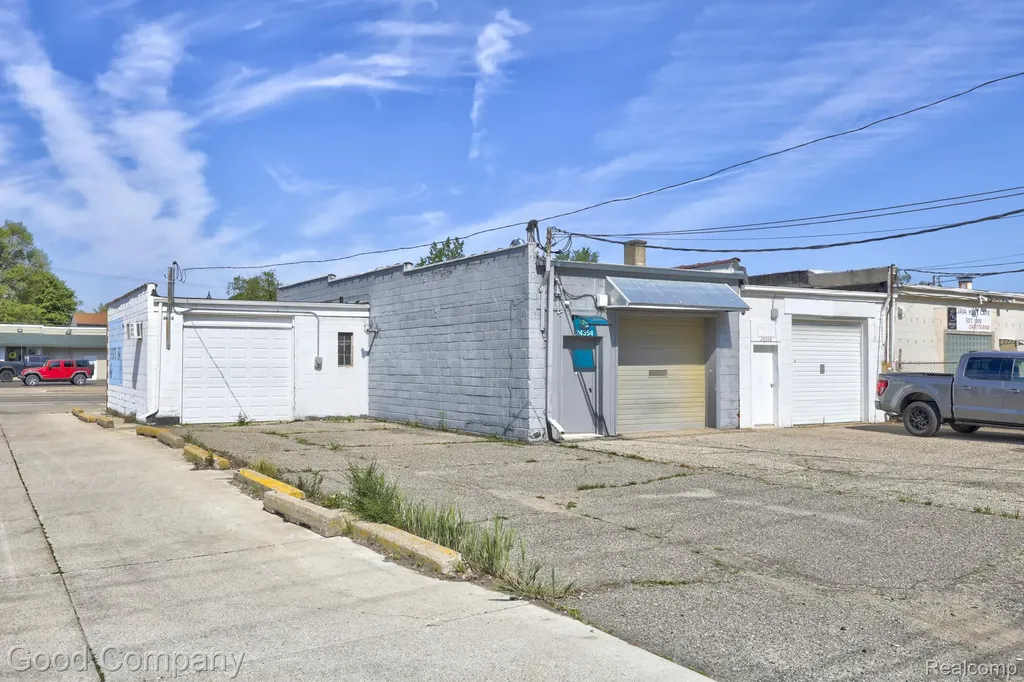 24354 John R Road Hazel Park City MI 48030