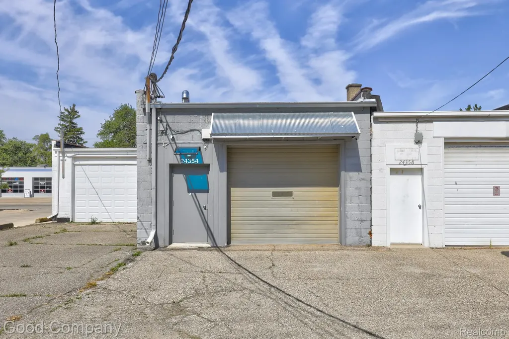 24354 John R Road Hazel Park City MI 48030