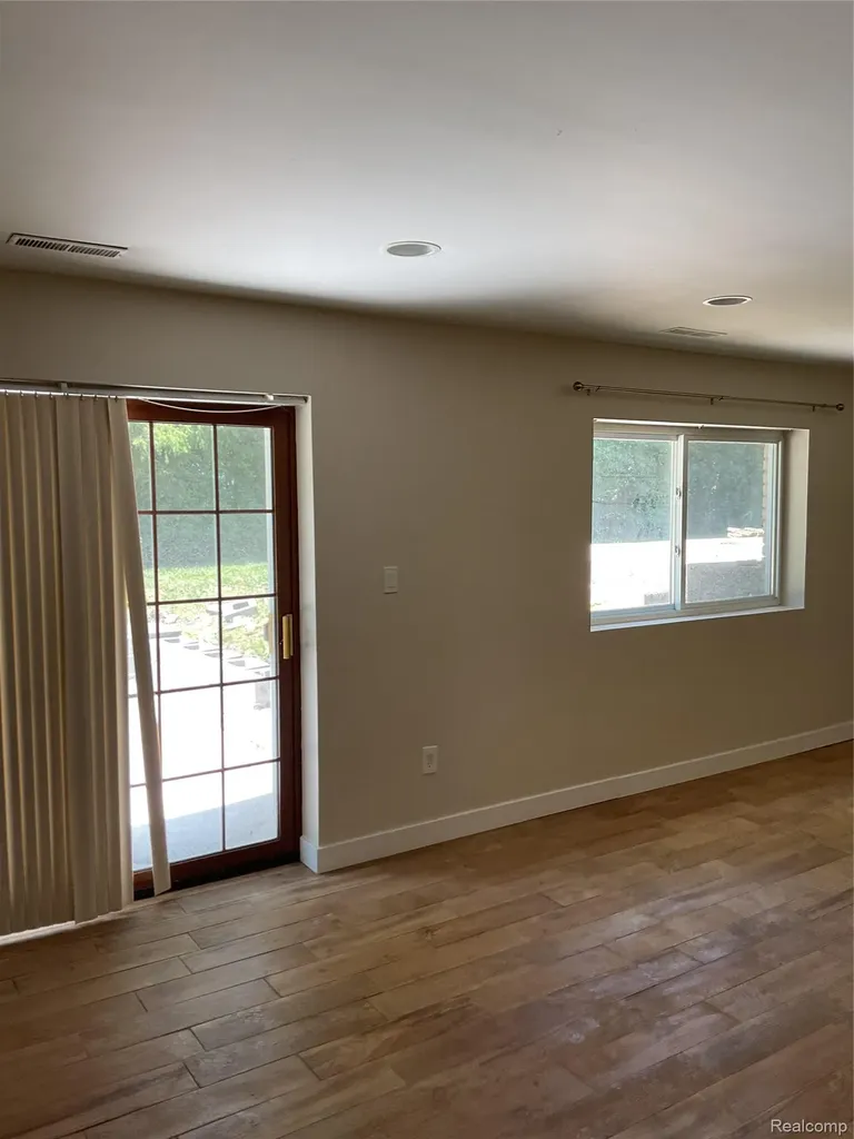 7096 Riverstone Road West Bloomfield Charter Township MI 48322