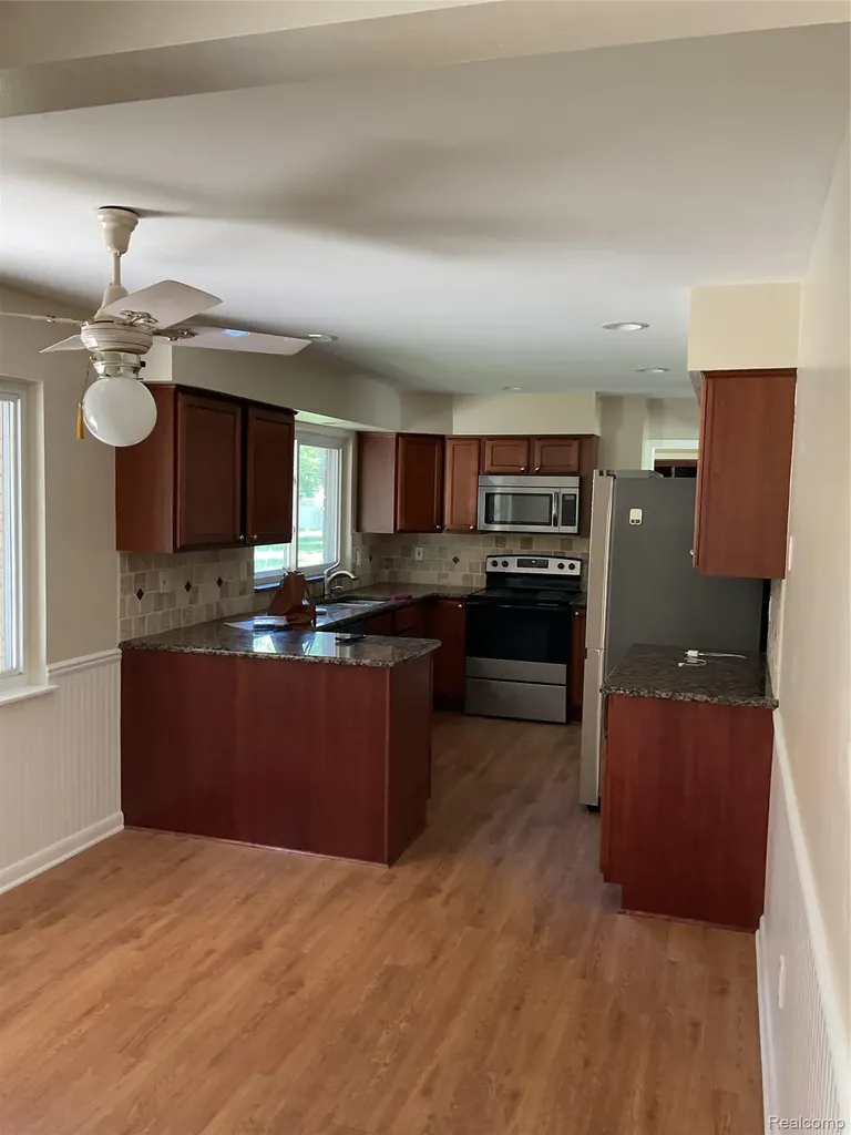 7096 Riverstone Road West Bloomfield Charter Township MI 48322