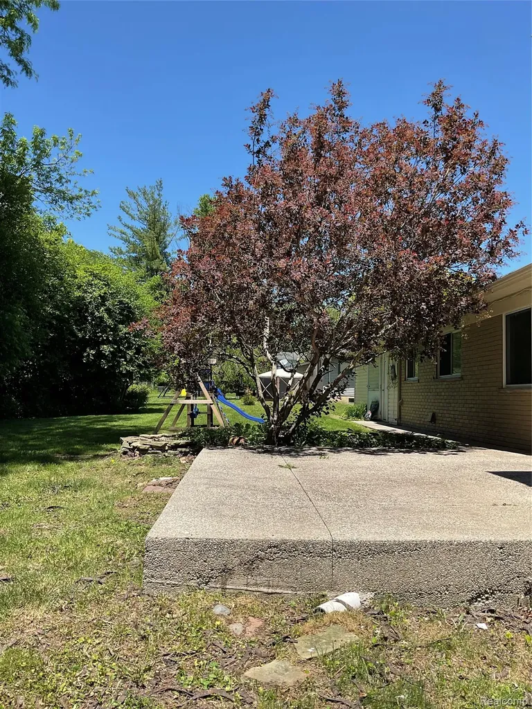 7096 Riverstone Road West Bloomfield Charter Township MI 48322