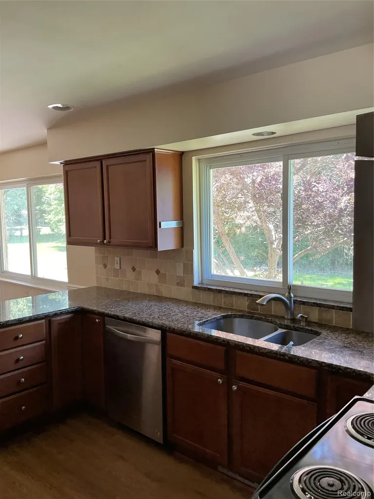 7096 Riverstone Road West Bloomfield Charter Township MI 48322
