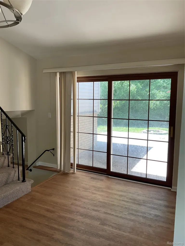 7096 Riverstone Road West Bloomfield Charter Township MI 48322