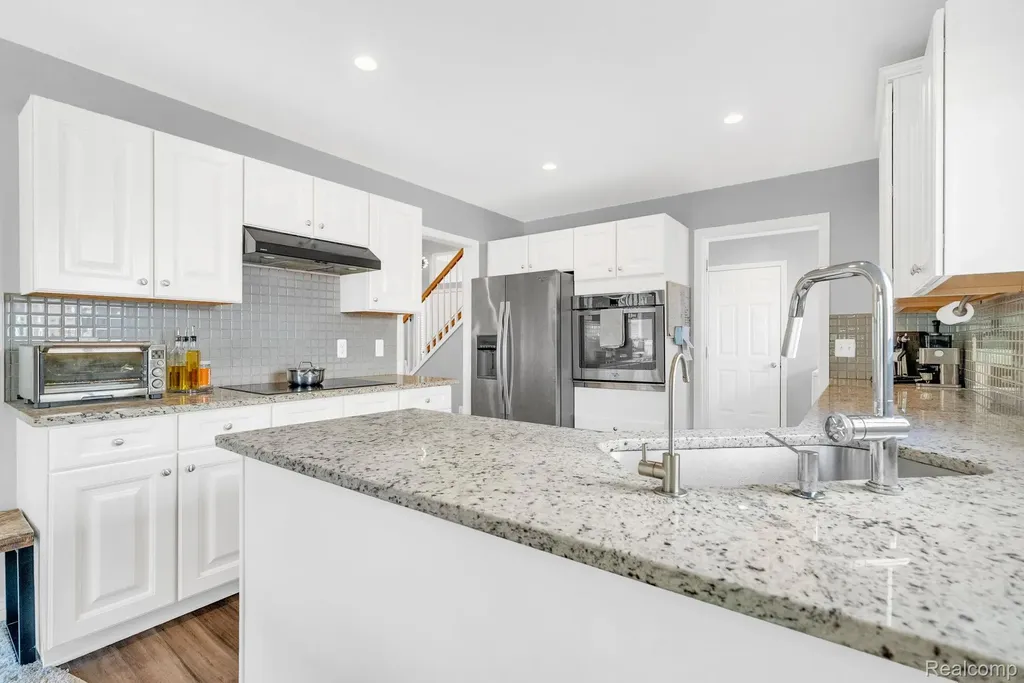 5610 Ortman Drive Sterling Heights City MI 48314