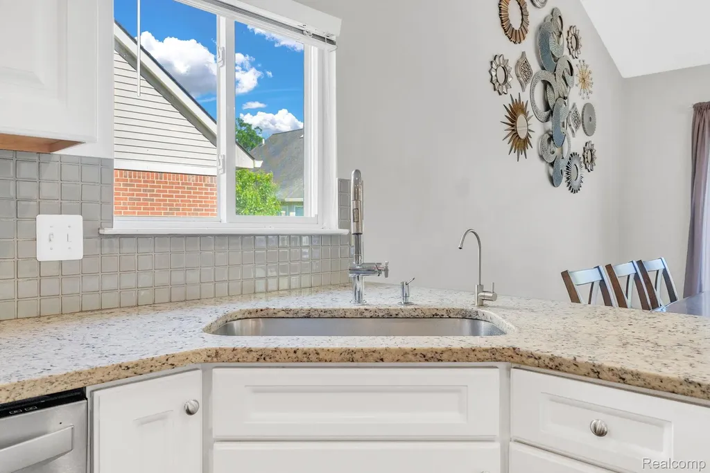 5610 Ortman Drive Sterling Heights City MI 48314