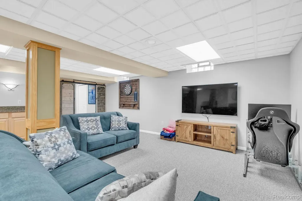 5610 Ortman Drive Sterling Heights City MI 48314